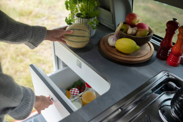 ford-nugget-interior-kaufen-ebbinghaus-galerie-04-600×400
