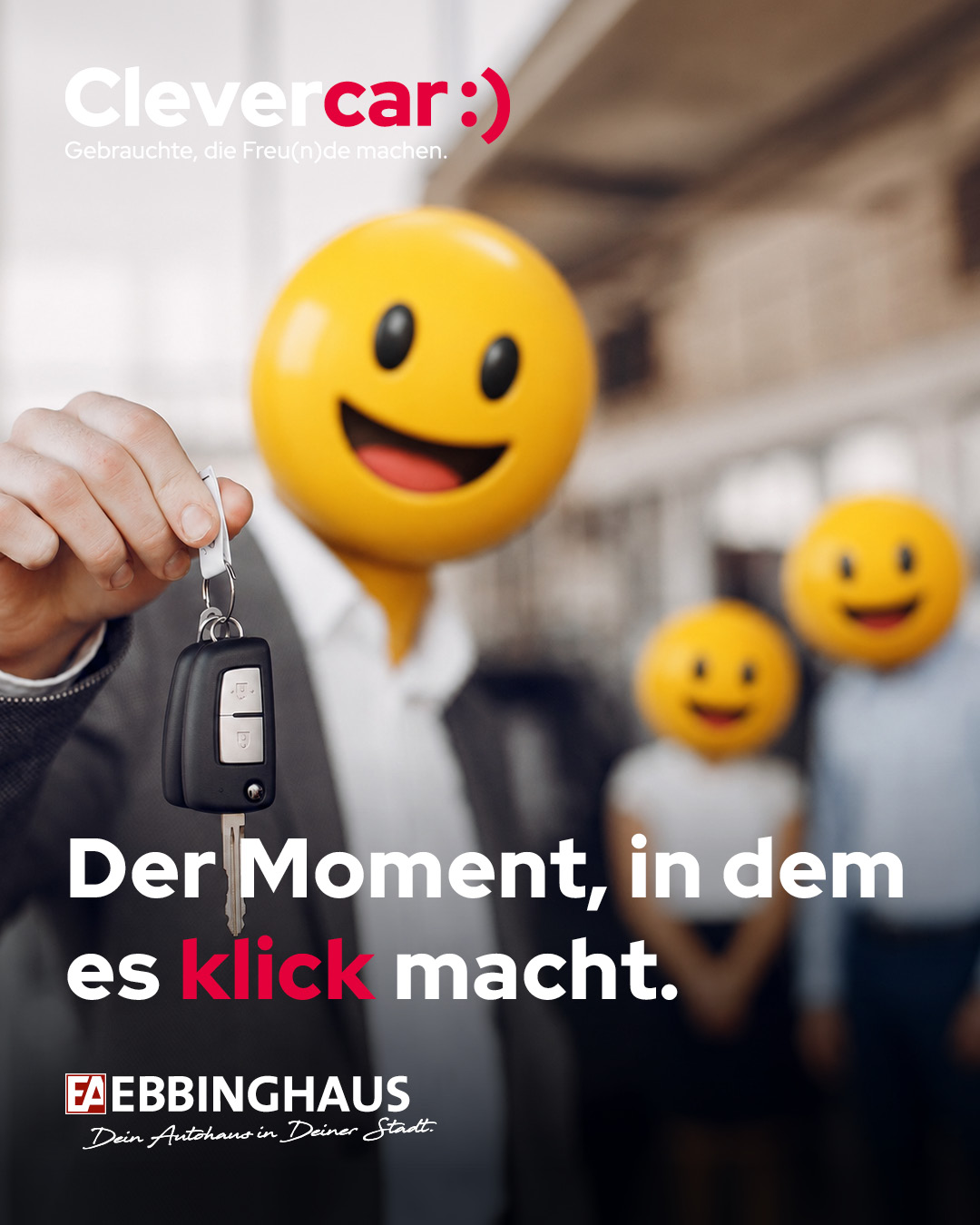 Clevercar-Motiv von Ebbinghaus mit einer Person, die einen Autoschlüssel in die Kamera hält.